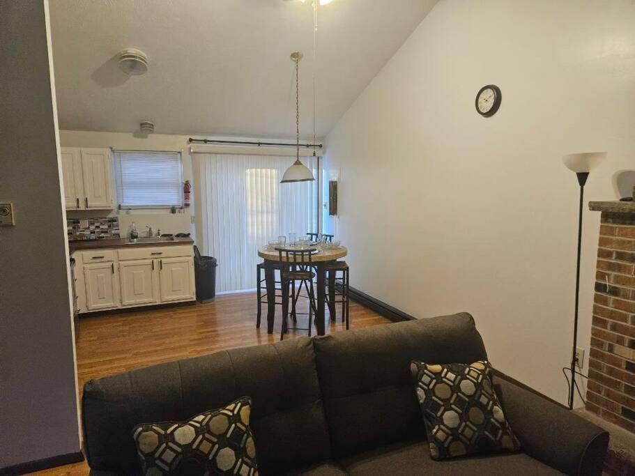 Pocono's Apartment